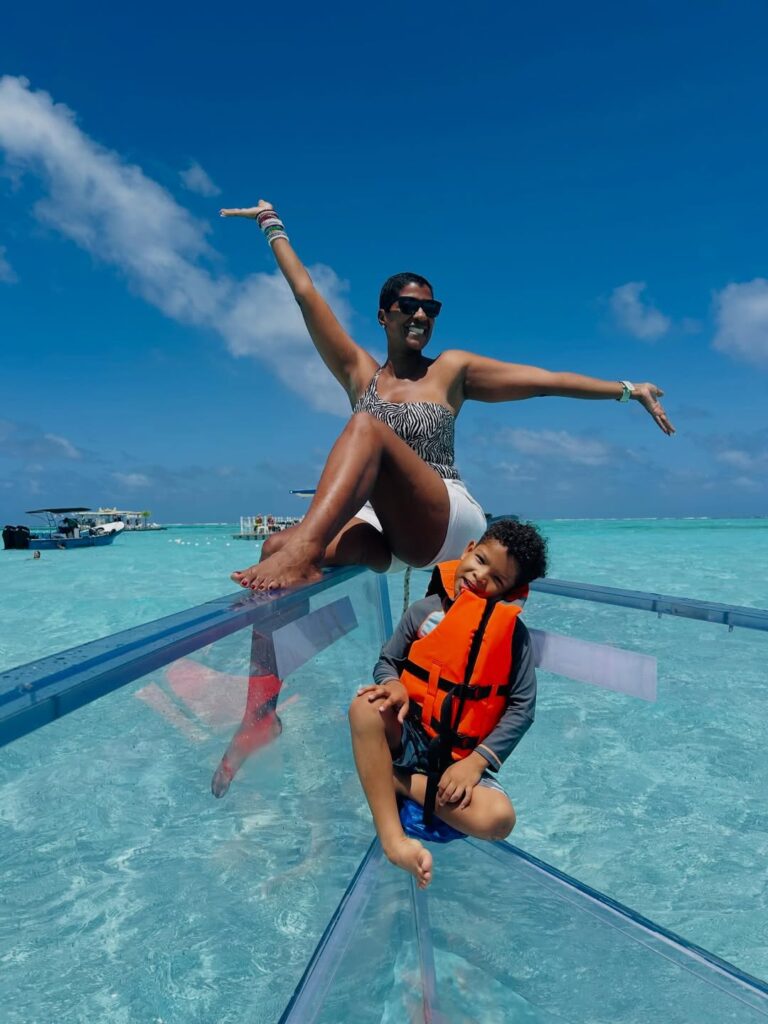 Experiencia en Bote Trasparante Por La Bahia de San Andres