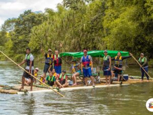 Recorrido en Balsa por el Río la Vieja desde Pereira