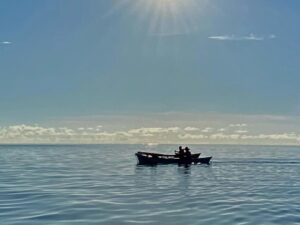 Tour en  Velero Deportivo por el Mar de los 7 Colores al Atardecer
