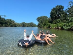 Tour de una dia Completo en Palomino con Tubing Río + Playa