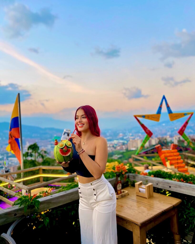 Tour al Mirador La 8va Maravilla: Show, Fiesta y Vista Panorámica