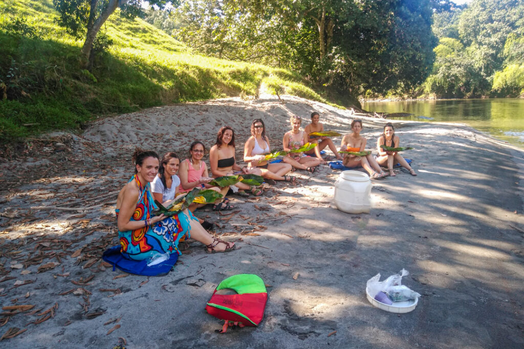 Recorrido en Balsa por el Río la Vieja desde Pereira