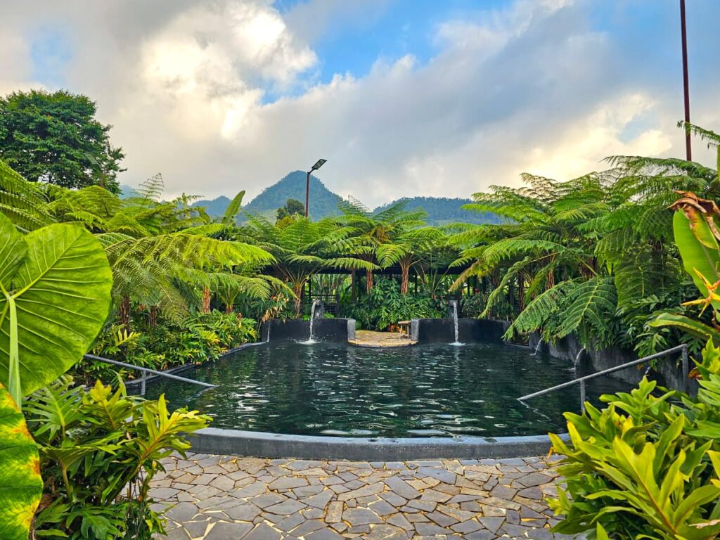 Tour al Volcán Cerro Bravo + Termales desde Manizales