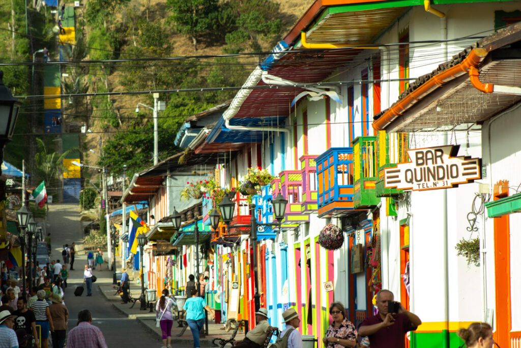 Tour Dia Completo a Salento y Valle del Cocora desde Pereira