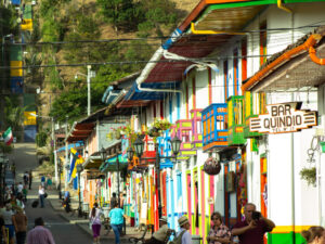 Tour Dia Completo a Salento y Valle del Cocora desde Pereira