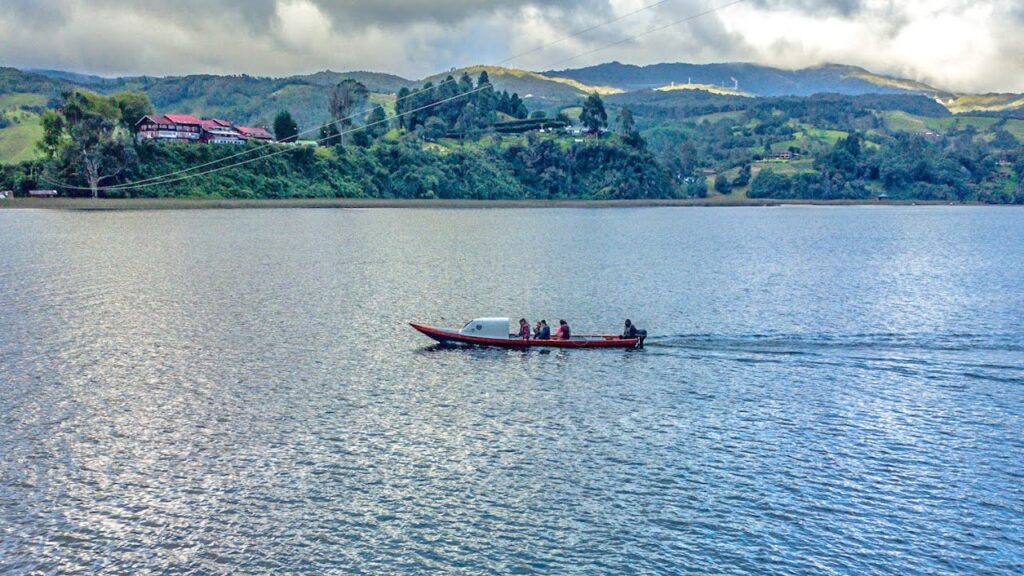 Excursion de dia Completo a la Laguna de La Cocha