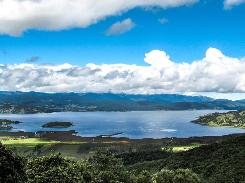 Excursion de dia Completo a la Laguna de La Cocha