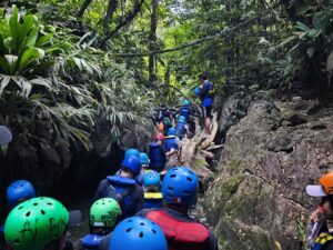 Rafting en Río Claro: Aventura Entre Mármoles