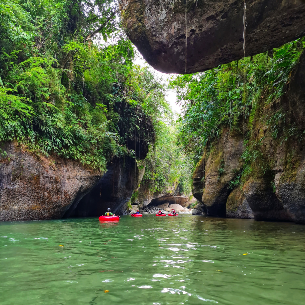 Cañón del Cafre: Aventura y Tubing en el Meta
