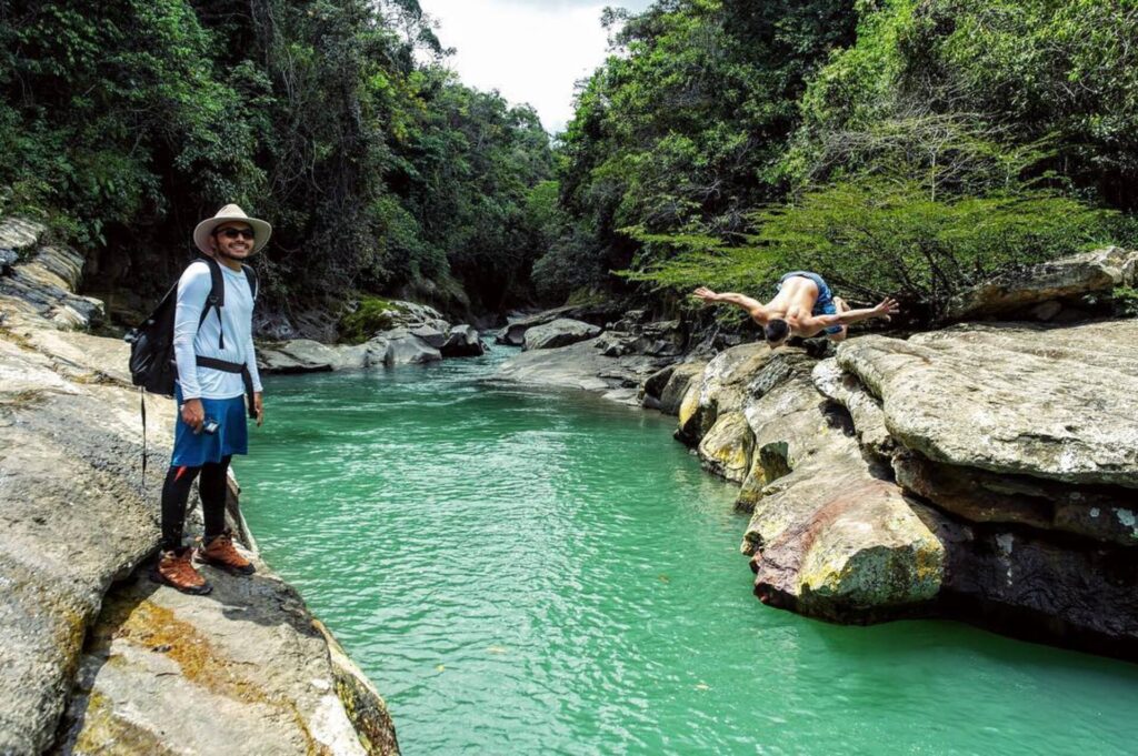Tour Privado a San Cipriano Charco Cristalino, Cascadas y Tubing desde Cali