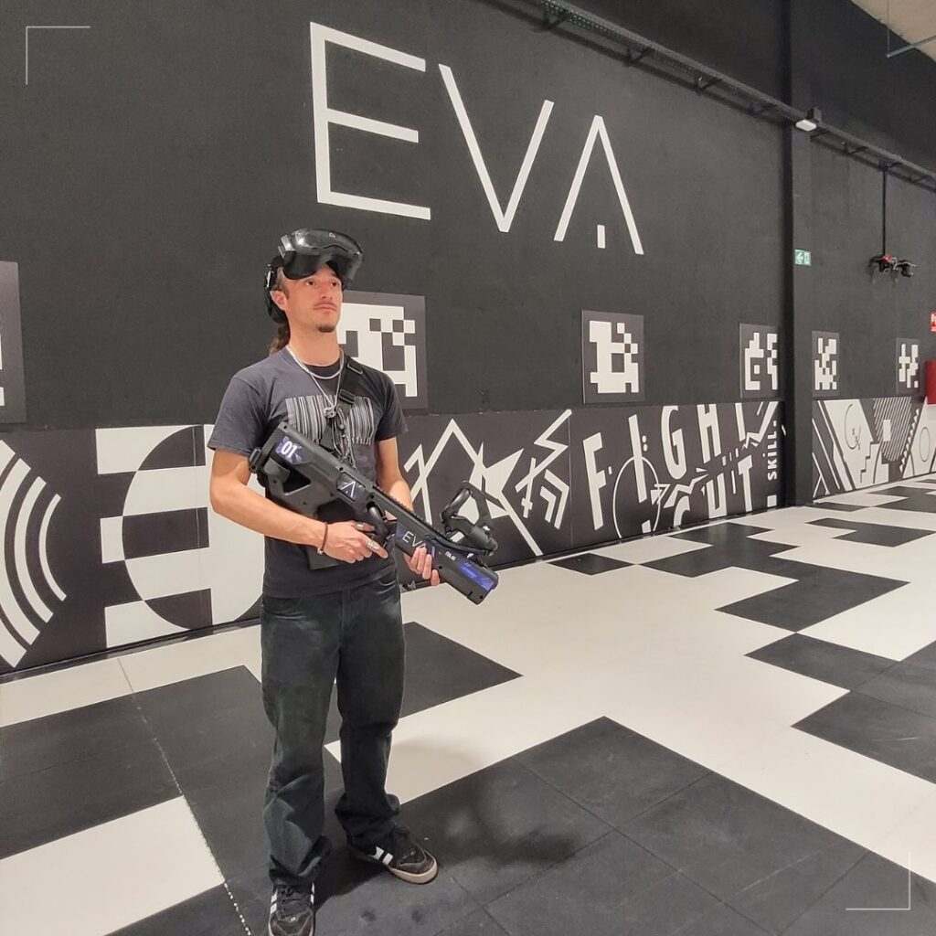 Experiencia de Realidad Virtual EVA Arena con Juegos Inmersivos