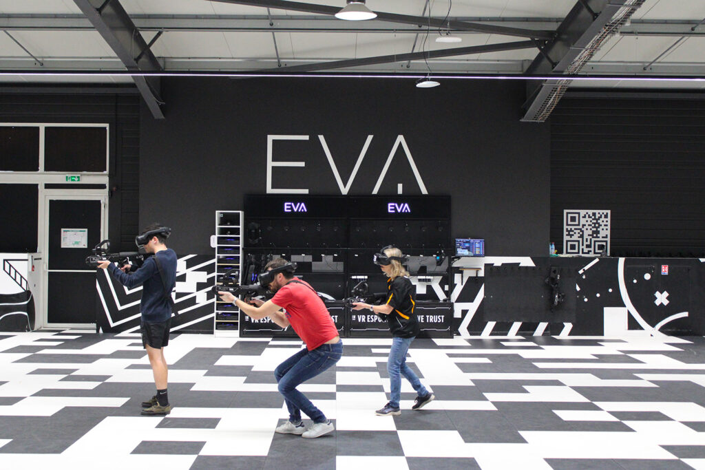 Experiencia de Realidad Virtual EVA Arena con Juegos Inmersivos