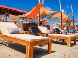Tour dia Completo al cub de Playa Nakawa Beach Club en Tierra Bomba