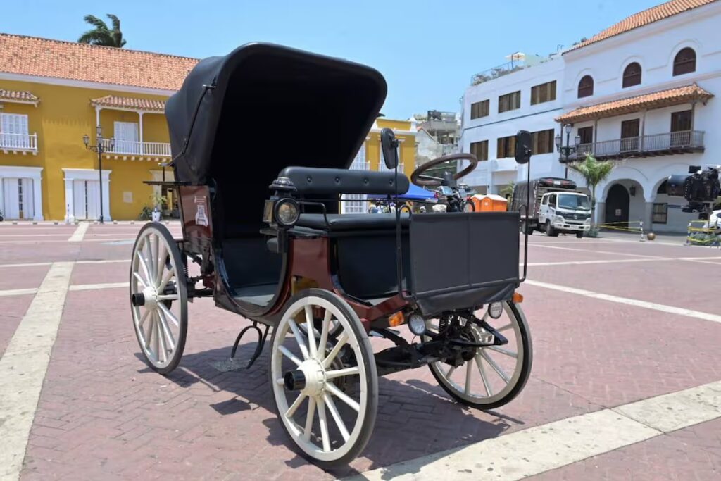 Tour en Coche Eléctrico por la Ciudad Amurallada de Cartagena